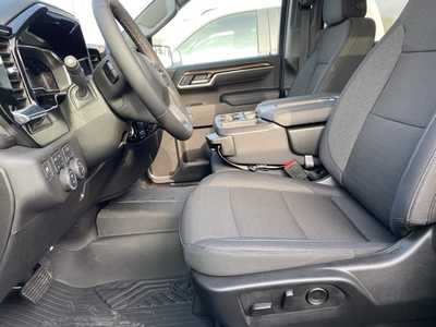 2025 Chevrolet 1500 Crew Cab, $54070. Photo 4