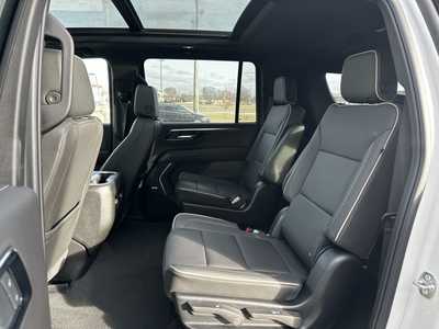 2025 Chevrolet Suburban, $81180.0. Photo 6