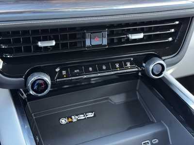 2025 Chevrolet Suburban, $77499.0. Photo 10