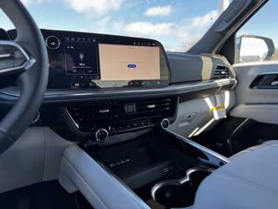 2025 Chevrolet Suburban, $77499.0. Photo 9