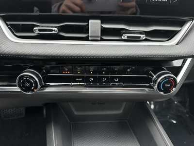 2025 Chevrolet Equinox, $28999. Photo 10