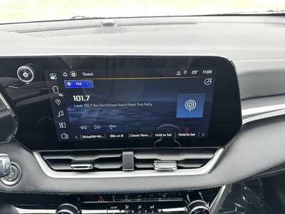 2025 Chevrolet Equinox, $28999. Photo 2