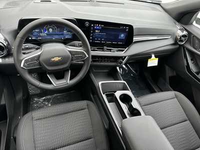 2025 Chevrolet Equinox, $28999. Photo 6
