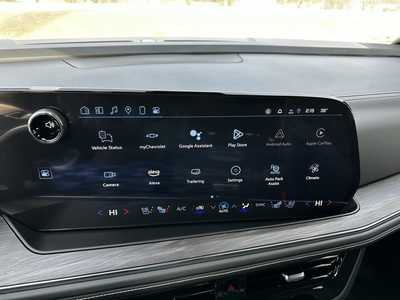 2025 Chevrolet Suburban, $80185.0. Photo 2