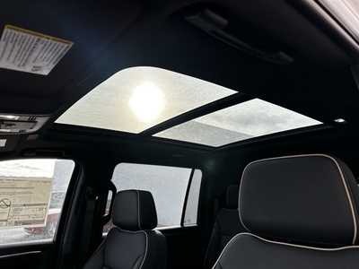 2025 Chevrolet Suburban, $80185.0. Photo 5