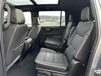 2025 Chevrolet Suburban, $80185.0. Photo 6