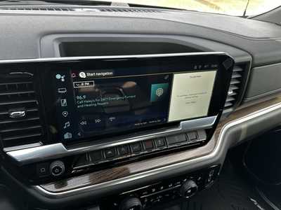 2025 Chevrolet 1500 Crew Cab, $54870.0. Photo 2