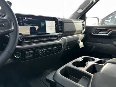 2025 Chevrolet 1500 Crew Cab, $54870.0. Photo 9
