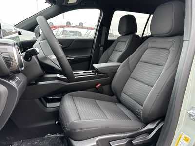 2025 Chevrolet Equinox, $31999.0. Photo 5