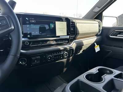 2025 Chevrolet 1500 Crew Cab, $54870.0. Photo 8
