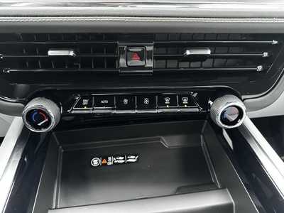 2025 Chevrolet Tahoe, $75595.0. Photo 11