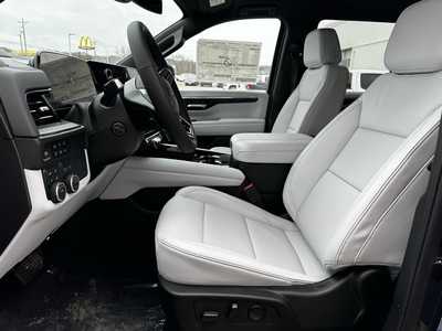 2025 Chevrolet Tahoe, $75595.0. Photo 4