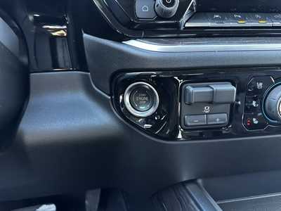 2025 Chevrolet 1500 Crew Cab, $63875.0. Photo 9