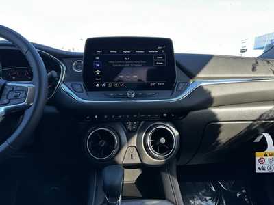 2025 Chevrolet Blazer, $41020. Photo 7