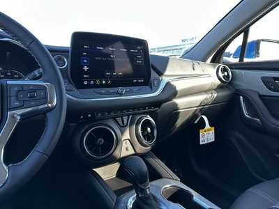 2025 Chevrolet Blazer, $41020. Photo 8