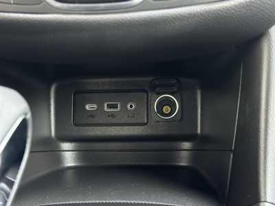 2023 Chevrolet Equinox, $27998. Photo 11