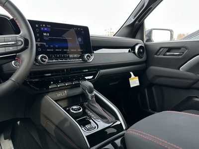 2025 Chevrolet Colorado Crew Cab, $43999.0. Photo 10