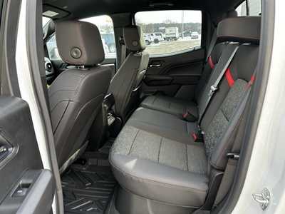 2025 Chevrolet Colorado Crew Cab, $43999.0. Photo 5