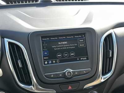 2021 Chevrolet Equinox, $20690. Photo 2