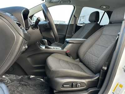 2021 Chevrolet Equinox, $20690. Photo 4