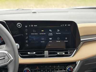 2025 Chevrolet Equinox, $35345.0. Photo 2