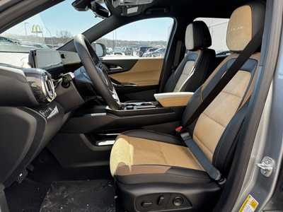 2025 Chevrolet Equinox, $36430.0. Photo 4
