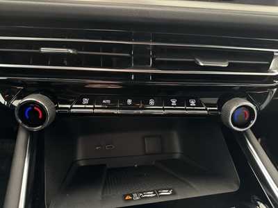 2025 Chevrolet Traverse, $46880.0. Photo 10