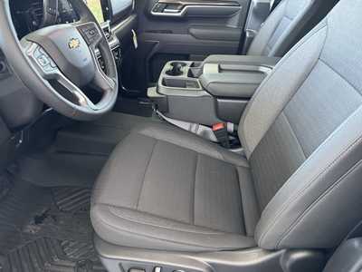 2025 Chevrolet 1500 Crew Cab, $54765.0. Photo 4