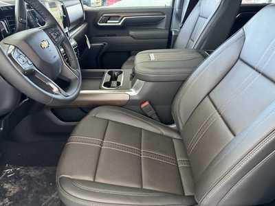 2025 Chevrolet 3500 Crew Cab, $86400.0. Photo 4
