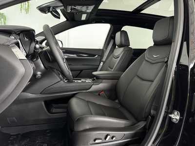 2025 Cadillac XT5, $56210.0. Photo 3