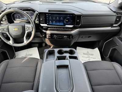 2025 Chevrolet 1500 Crew Cab, $51265.0. Photo 9
