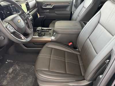 2025 Chevrolet 1500 Crew Cab, $62795. Photo 4