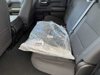 2025 Chevrolet 1500 Crew Cab, $46290.0. Photo 5