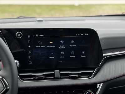 2025 Chevrolet Equinox, $35840.0. Photo 2