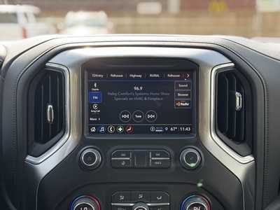 2021 Chevrolet 1500 Crew Cab, $32499. Photo 2