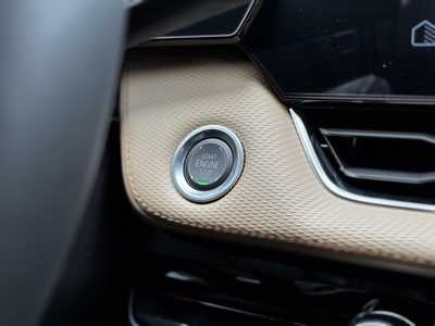 2025 Chevrolet Equinox, $35840.0. Photo 9