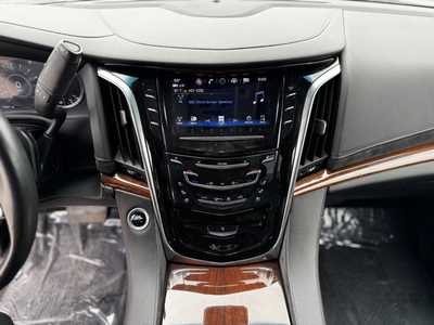 2018 Cadillac Escalade, $34899. Photo 4
