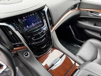 2018 Cadillac Escalade, $34899. Photo 5