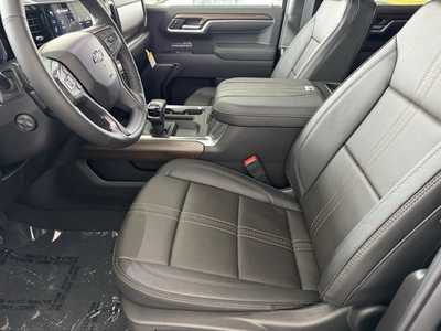 2025 Chevrolet 1500 Crew Cab, $67320.0. Photo 4
