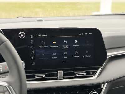 2025 Chevrolet Equinox, $32095.0. Photo 2
