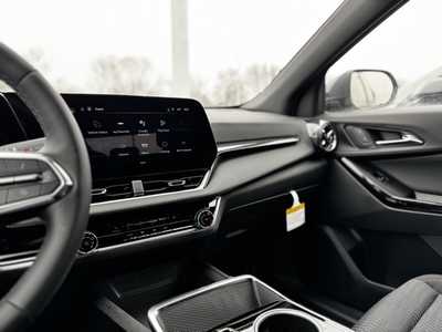 2025 Chevrolet Equinox, $32095.0. Photo 8
