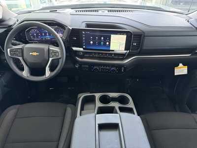 2025 Chevrolet 1500 Crew Cab, $47395.0. Photo 8