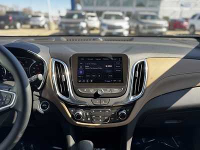 2023 Chevrolet Equinox, $28499. Photo 7