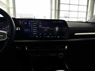 2025 Chevrolet Traverse, $46880. Photo 10