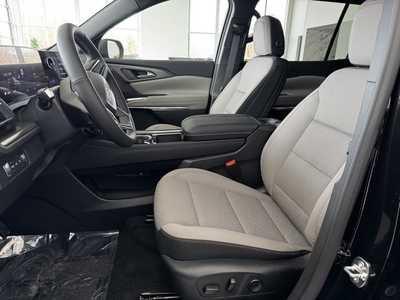 2025 Chevrolet Traverse, $46880. Photo 5