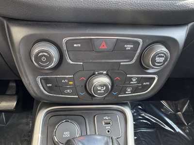 2020 Jeep Compass, $15799. Photo 8