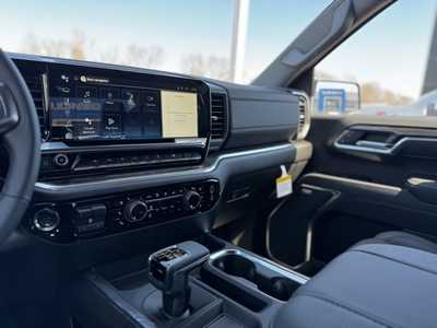2025 Chevrolet 1500 Crew Cab, $58585.0. Photo 8