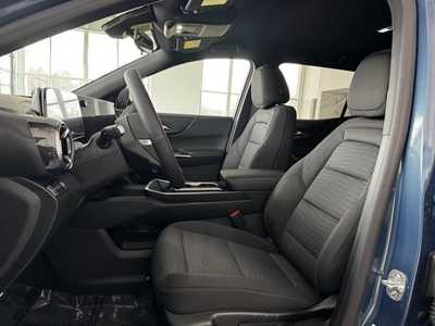 2025 Chevrolet Equinox, $32040. Photo 4