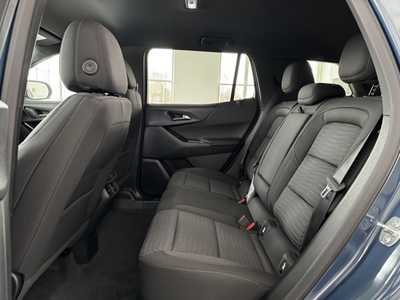 2025 Chevrolet Equinox, $32040. Photo 5