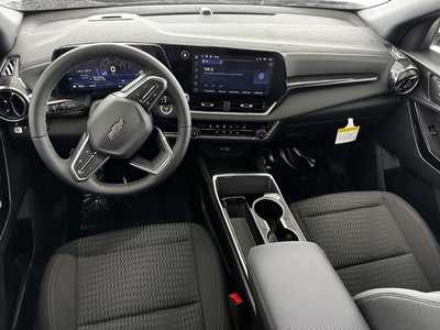 2025 Chevrolet Equinox, $32040. Photo 6